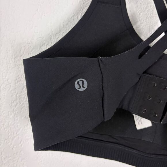 Lululemon Sports Bra Black Criss Cross Strap Back Molded Cup Clasp Closure Back - Picture 5 of 9